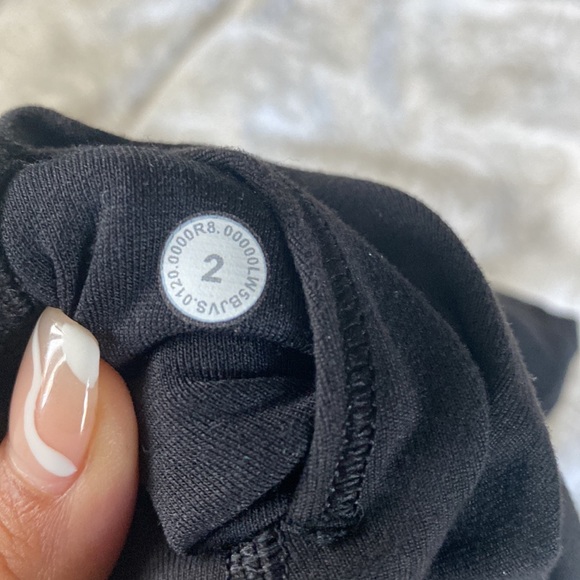 LULULEMON LEGGINGS—size 2–length 25–color black! - Picture 3 of 3